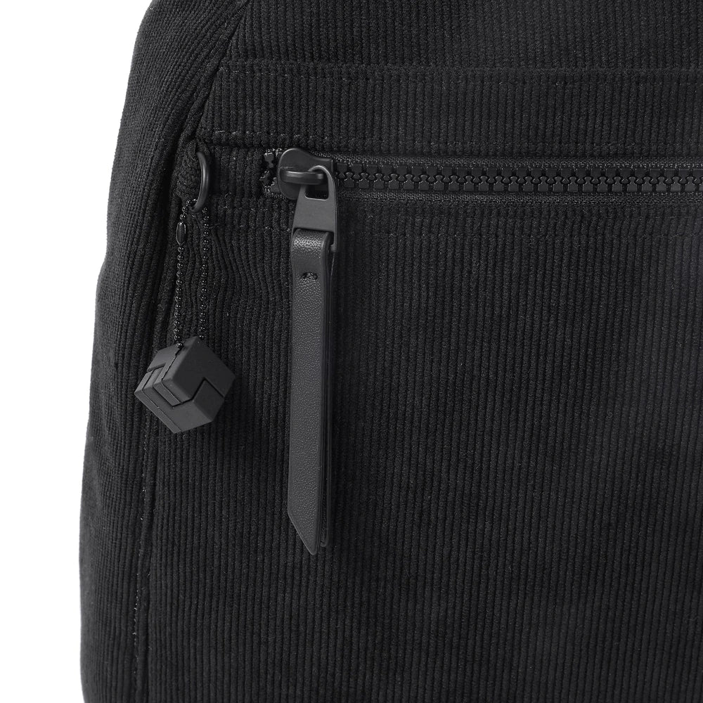 Detailbild von Zipper am Cord-Rucksack