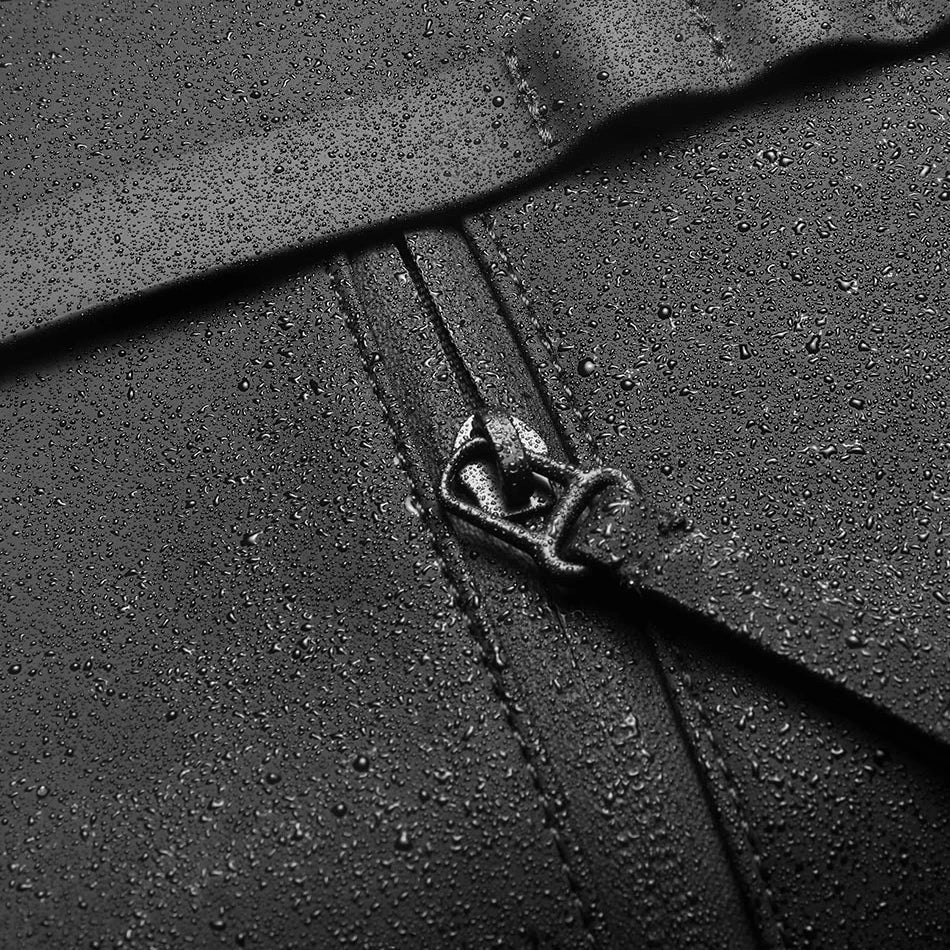 Detailaufnahme Gaston Luga Spläsh 2.0 Laptop Backpack Schwarz – wasserabweisendes Material