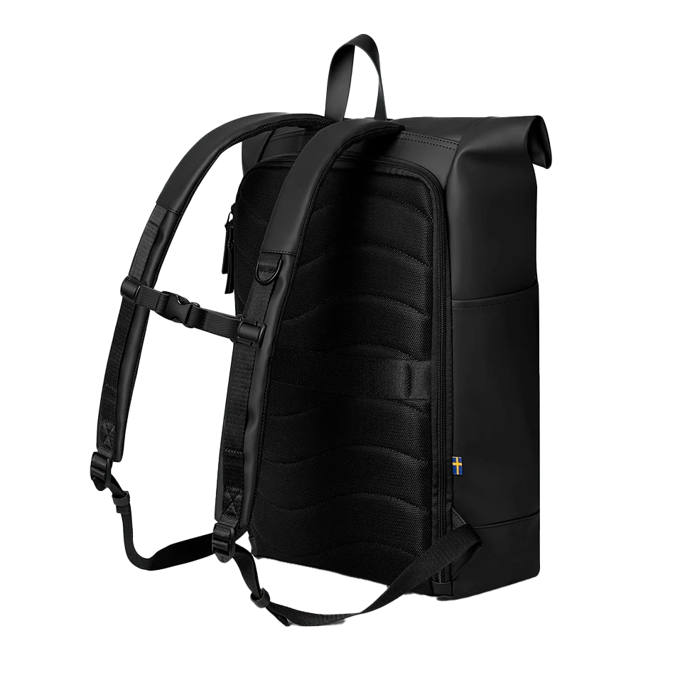 Rückseite des Gaston Luga Spläsh Rolltop Rucksacks mit gepolsterten Trägern