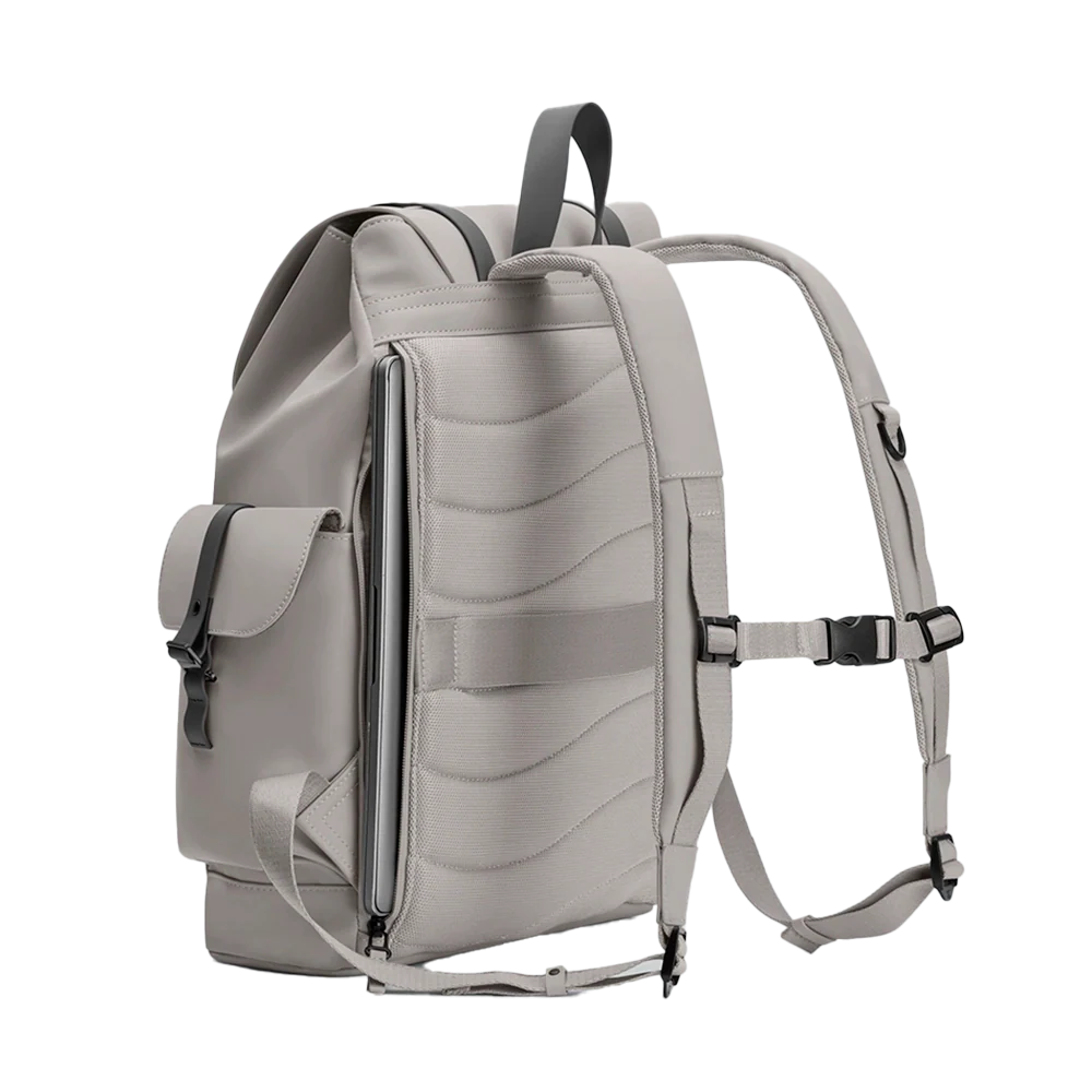Rückseite Gaston Luga Spläsh Utility Backpack 16 Zoll Cloud Cream Sage mit gepolsterten Schulterriemen