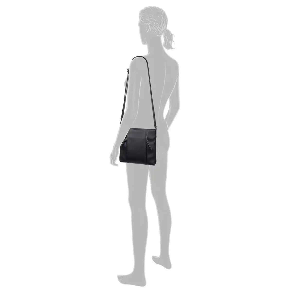 Tom Tailor Beca Umhängetasche M 28 cm schwarz - Lifestyle-Aufnahme beim Tragen